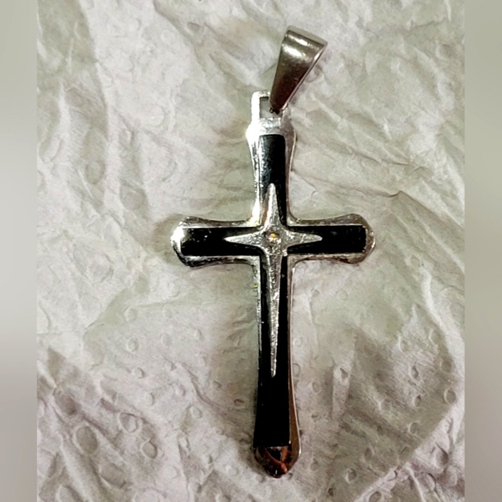 Stainless steel cross pendant